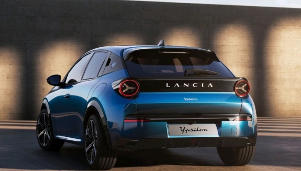 Lancia Ypsilom 2024 : La renaissance du Premium Italien ?